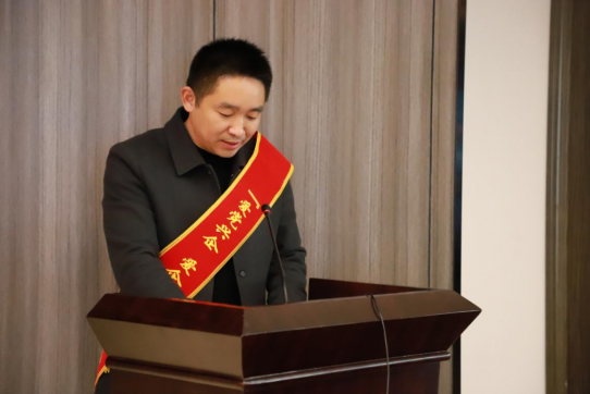 “愛(ài)黨興企、愛(ài)企興農(nóng)”先進(jìn)個(gè)人—瑞遠(yuǎn)物流 徐剛